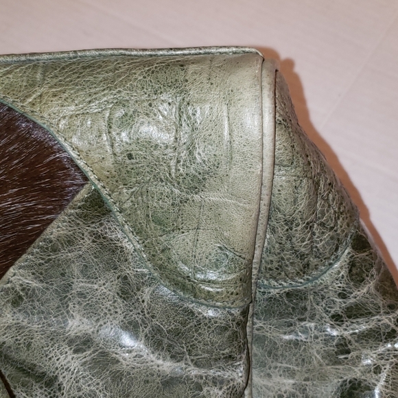 Beautiful Green Bag - Picture 10 of 12